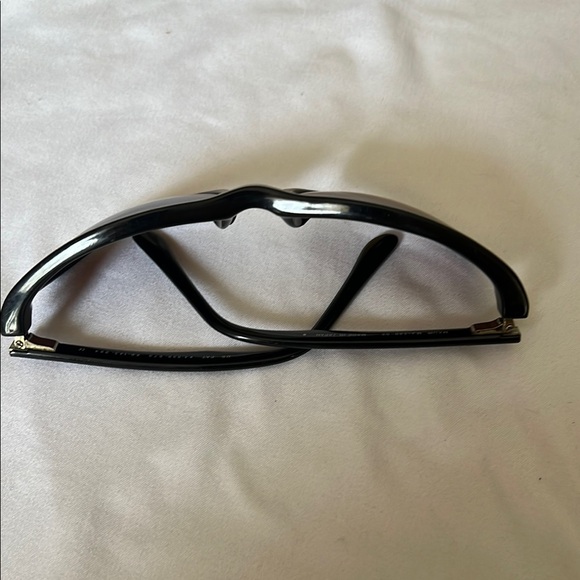 Maui Jim Black Frame Sunglasses with Dark Lenses - Picture 6 of 15